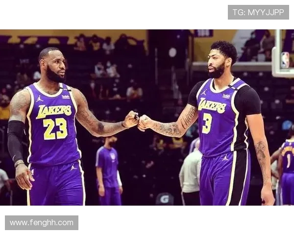 浓眉爆发42分带领湖人逆袭雄鹿 詹姆斯关键时刻助攻助湖人胜利